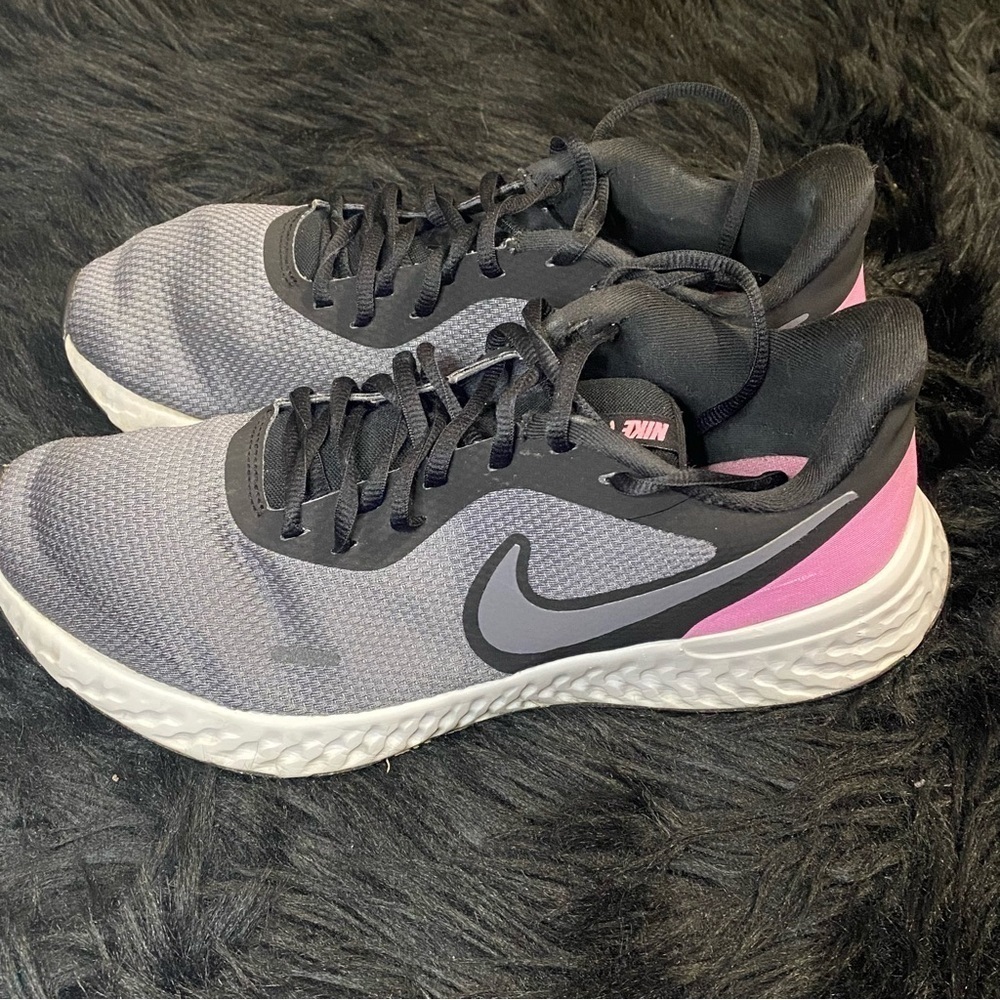Nike Revolution 5 Running Shoes Women’s size 12 W Pink Black and Gray - Picture 5 of 14